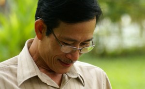 베트남: 블로거 석방에 이어 평화적 활동가들 모두 석방되어야