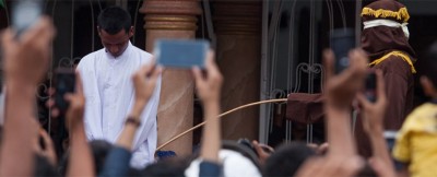 인도네시아: 합의 성관계에 채찍질형 부과하는 조례 폐지해야