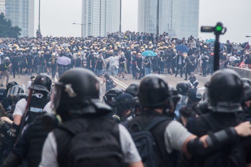 홍콩 시위: 근본 원인부터 경찰 폭력까지
