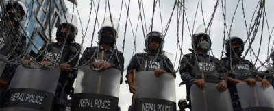 네팔: 헌법 제정안 반대 시위대에 경찰 발포, 최소 20명 사망