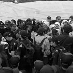 고령의 밀양 주민들이 경찰 진압과정에서 부상을 당하다