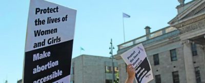 아일랜드: 유엔의 강경 비판 받아들여 낙태법 개정해야